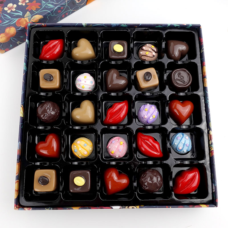 25 chocoalte luxury gift box