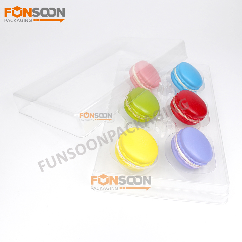 6 macarons clear plastic container